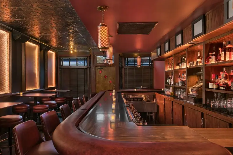 Bar